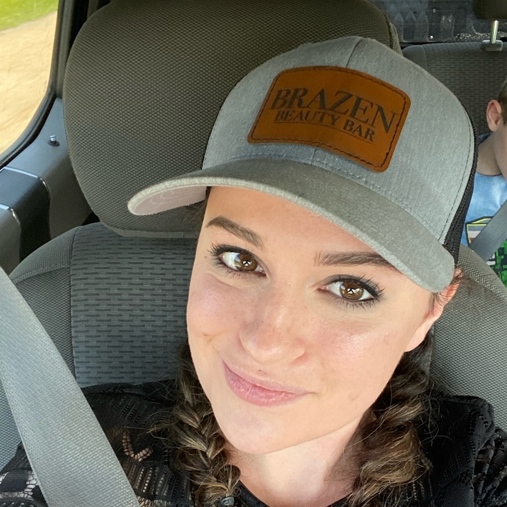 Meet your Posher, Casey